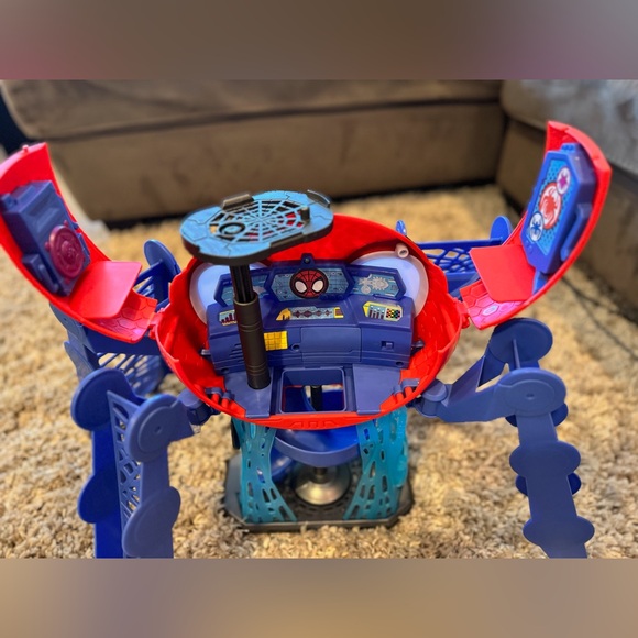 Spidey And His Amazing Friends Web Quarters with lights and sounds - Picture 5 of 6